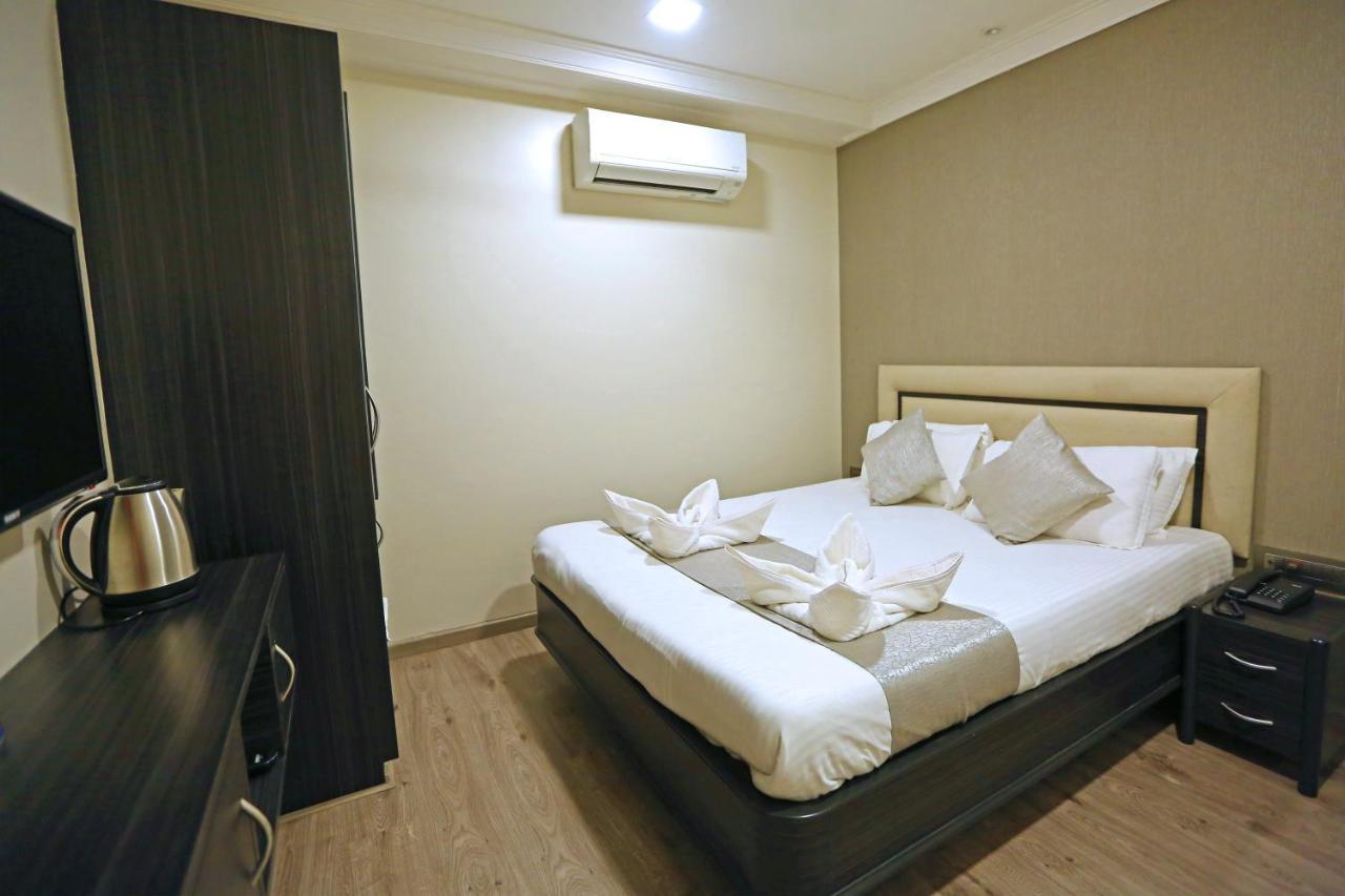 Gulf Hotel Mumbai- The Boutique Hotel Colaba ムンバイ エクステリア 写真
