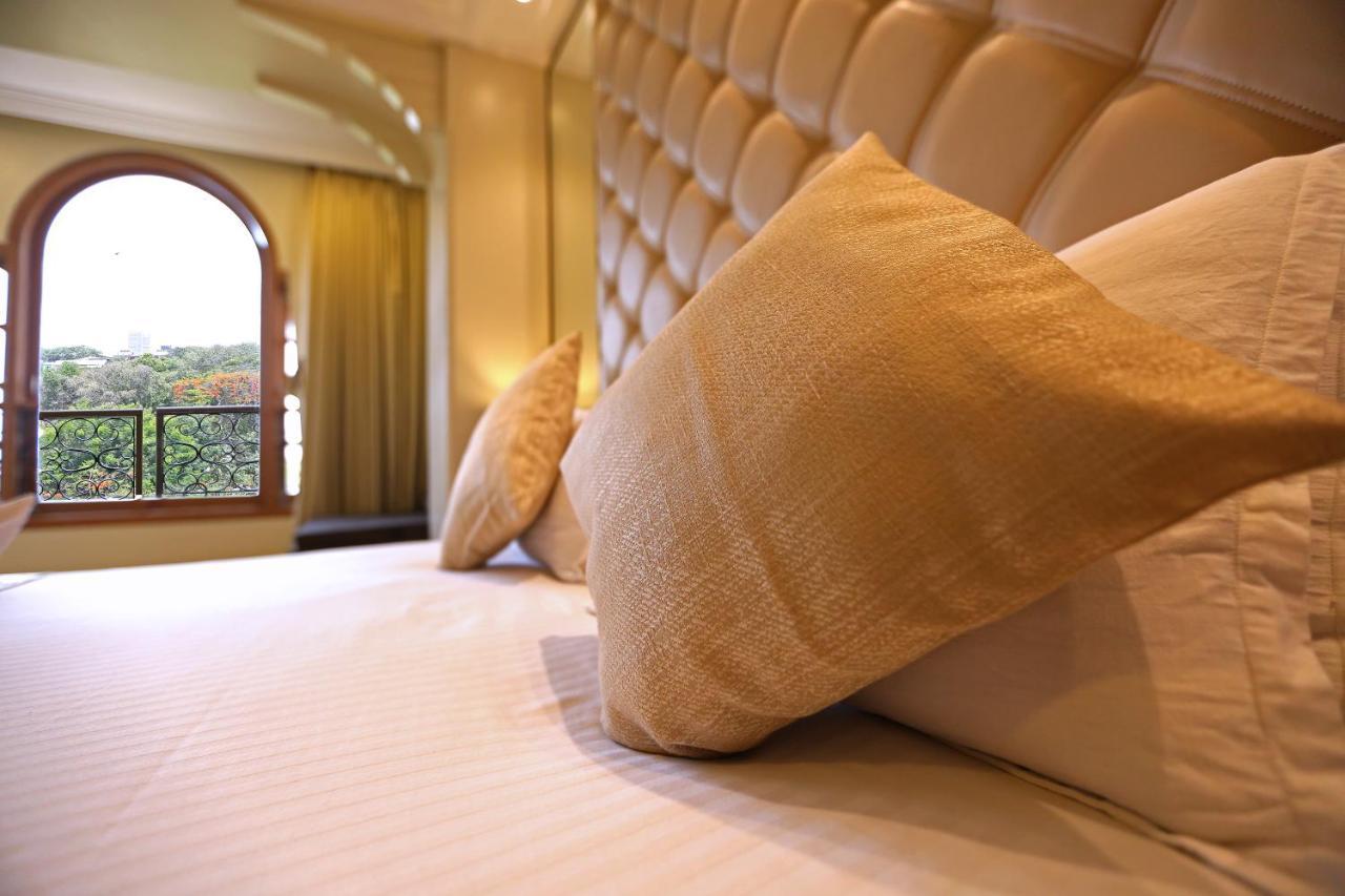 Gulf Hotel Mumbai- The Boutique Hotel Colaba ムンバイ エクステリア 写真