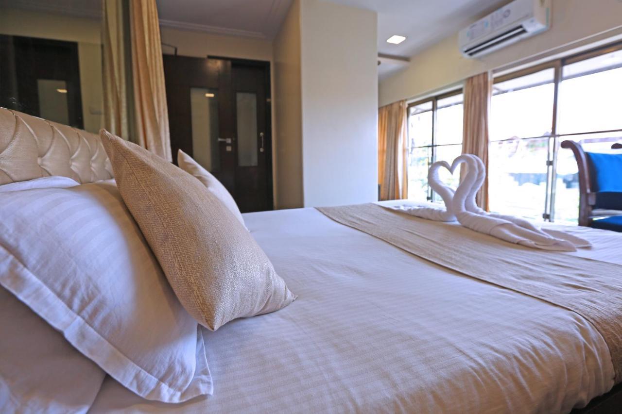 Gulf Hotel Mumbai- The Boutique Hotel Colaba ムンバイ エクステリア 写真