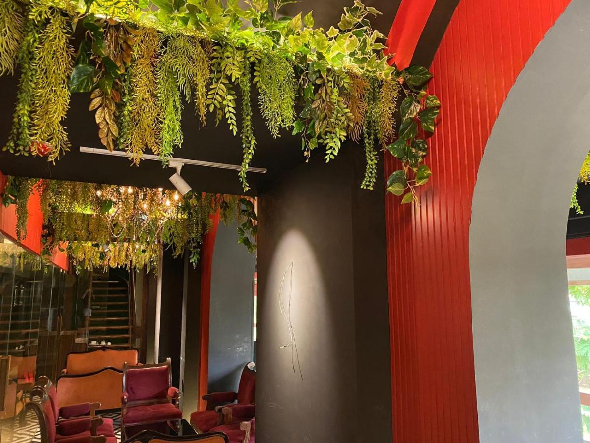 Gulf Hotel Mumbai- The Boutique Hotel Colaba ムンバイ エクステリア 写真