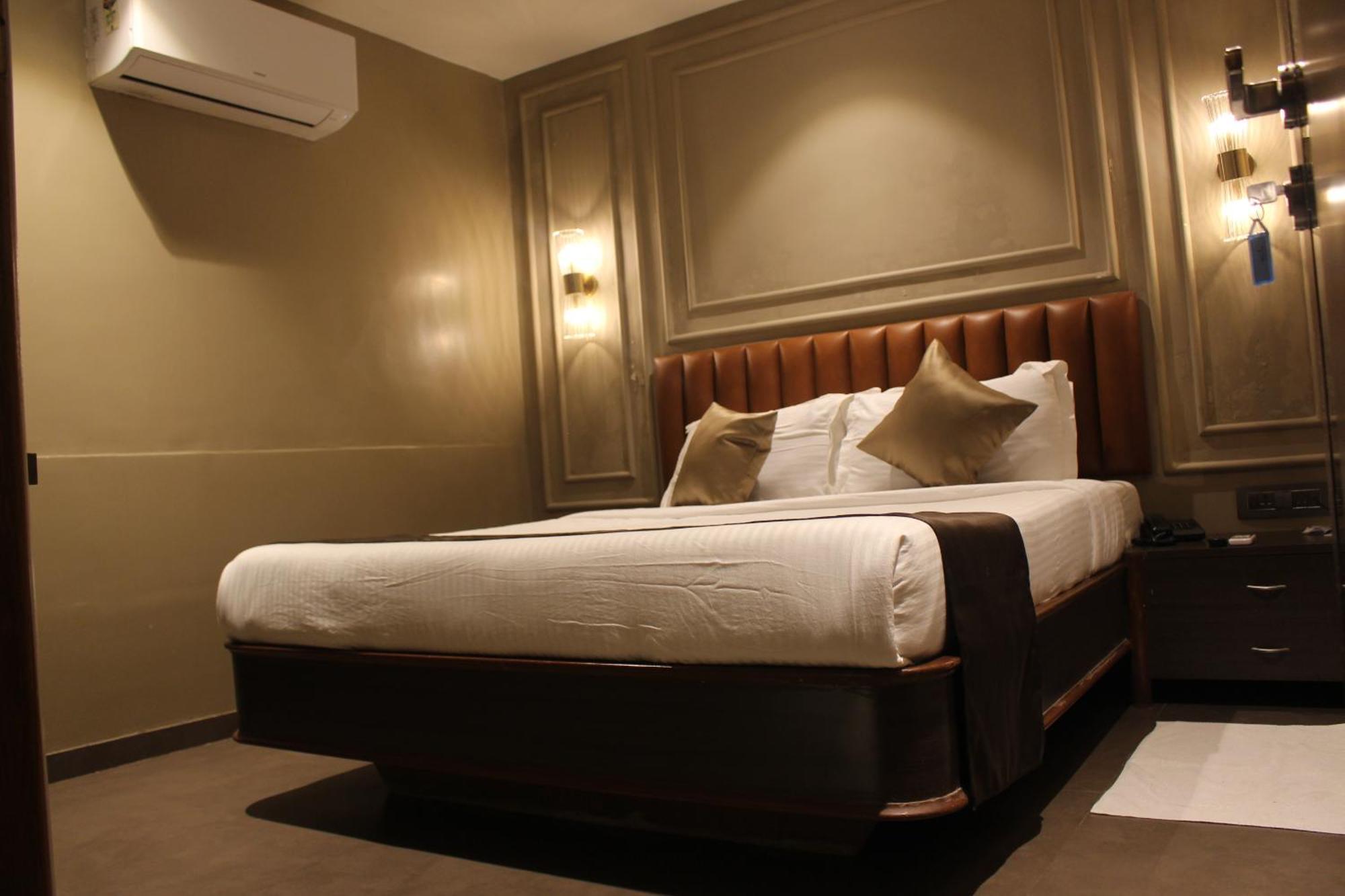 Gulf Hotel Mumbai- The Boutique Hotel Colaba ムンバイ エクステリア 写真