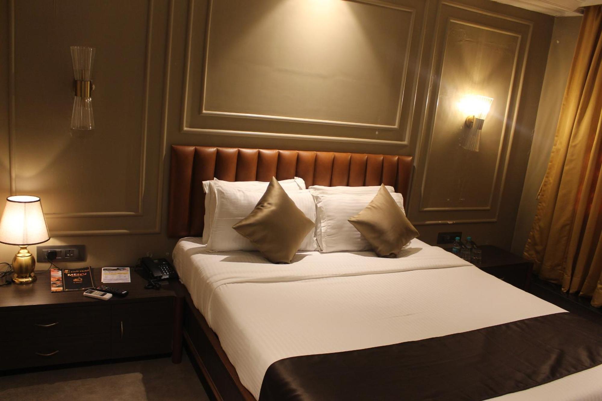 Gulf Hotel Mumbai- The Boutique Hotel Colaba ムンバイ エクステリア 写真