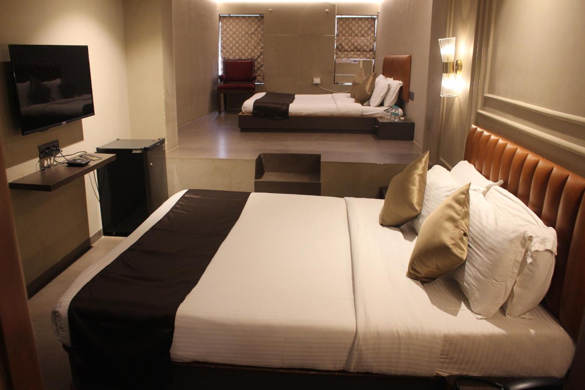 Gulf Hotel Mumbai- The Boutique Hotel Colaba ムンバイ エクステリア 写真