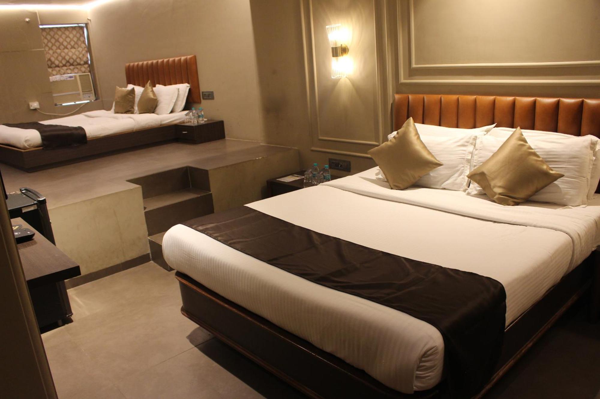 Gulf Hotel Mumbai- The Boutique Hotel Colaba ムンバイ エクステリア 写真