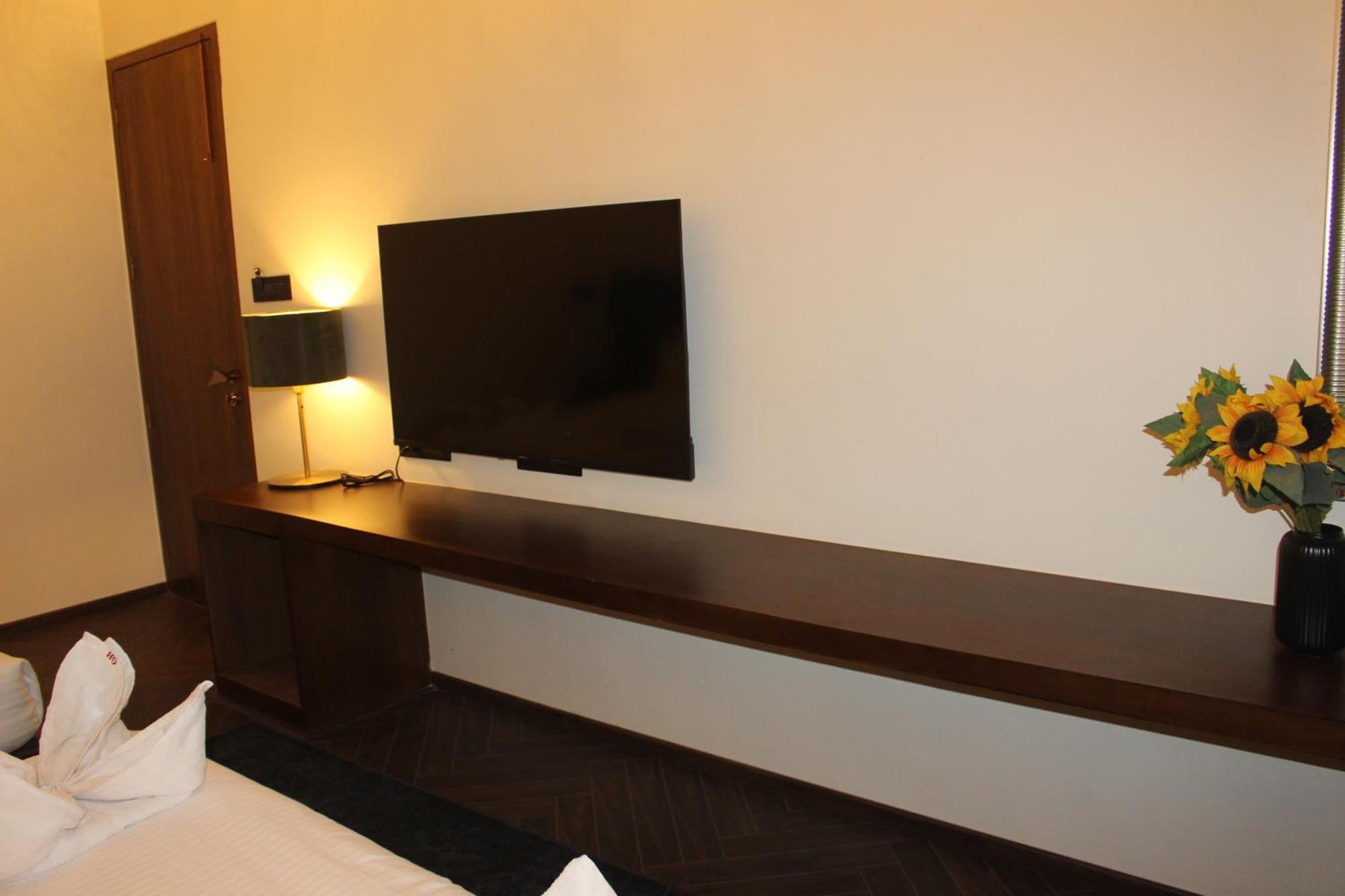 Gulf Hotel Mumbai- The Boutique Hotel Colaba ムンバイ エクステリア 写真