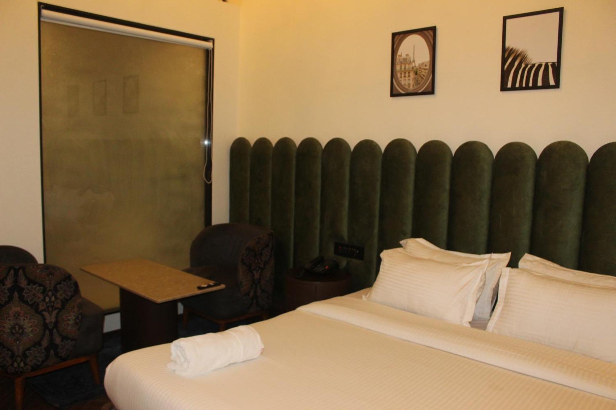 Gulf Hotel Mumbai- The Boutique Hotel Colaba ムンバイ エクステリア 写真