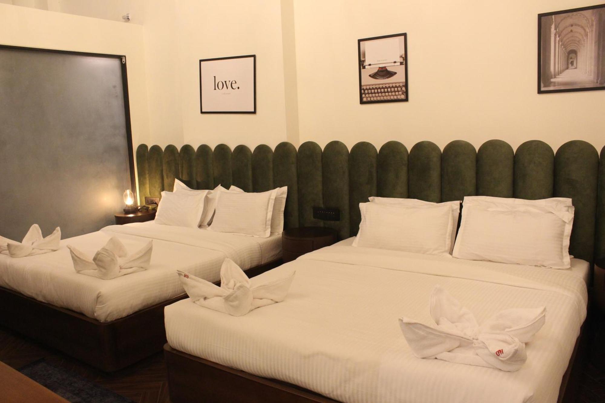 Gulf Hotel Mumbai- The Boutique Hotel Colaba ムンバイ エクステリア 写真