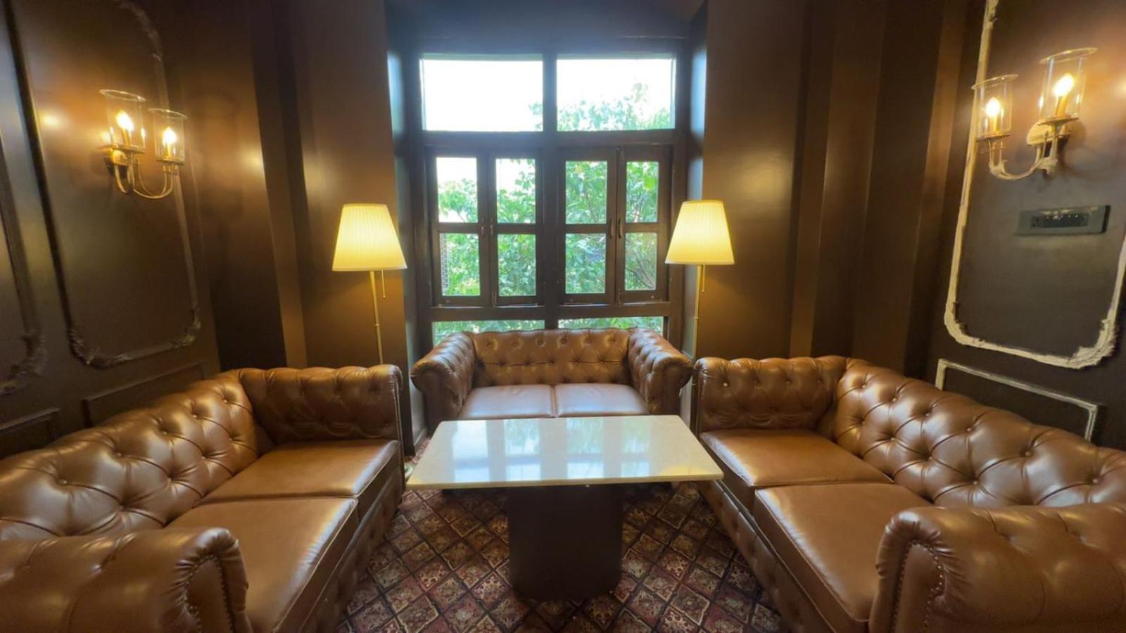 Gulf Hotel Mumbai- The Boutique Hotel Colaba ムンバイ エクステリア 写真