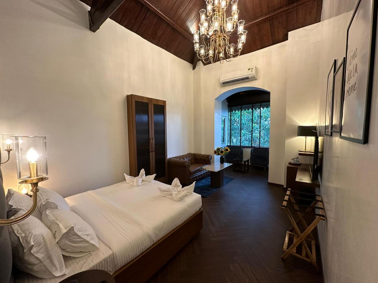 Gulf Hotel Mumbai- The Boutique Hotel Colaba ムンバイ エクステリア 写真