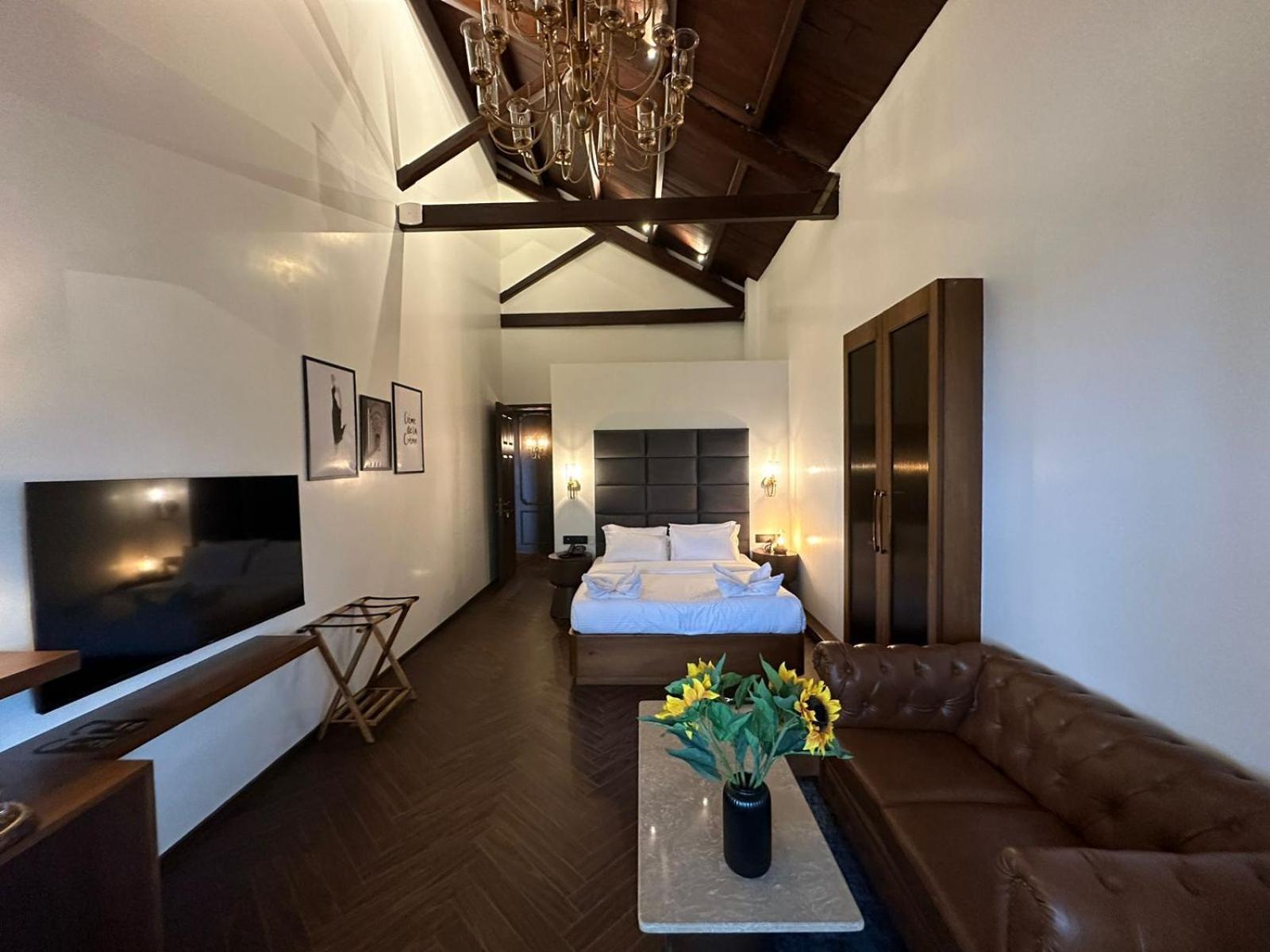 Gulf Hotel Mumbai- The Boutique Hotel Colaba ムンバイ エクステリア 写真