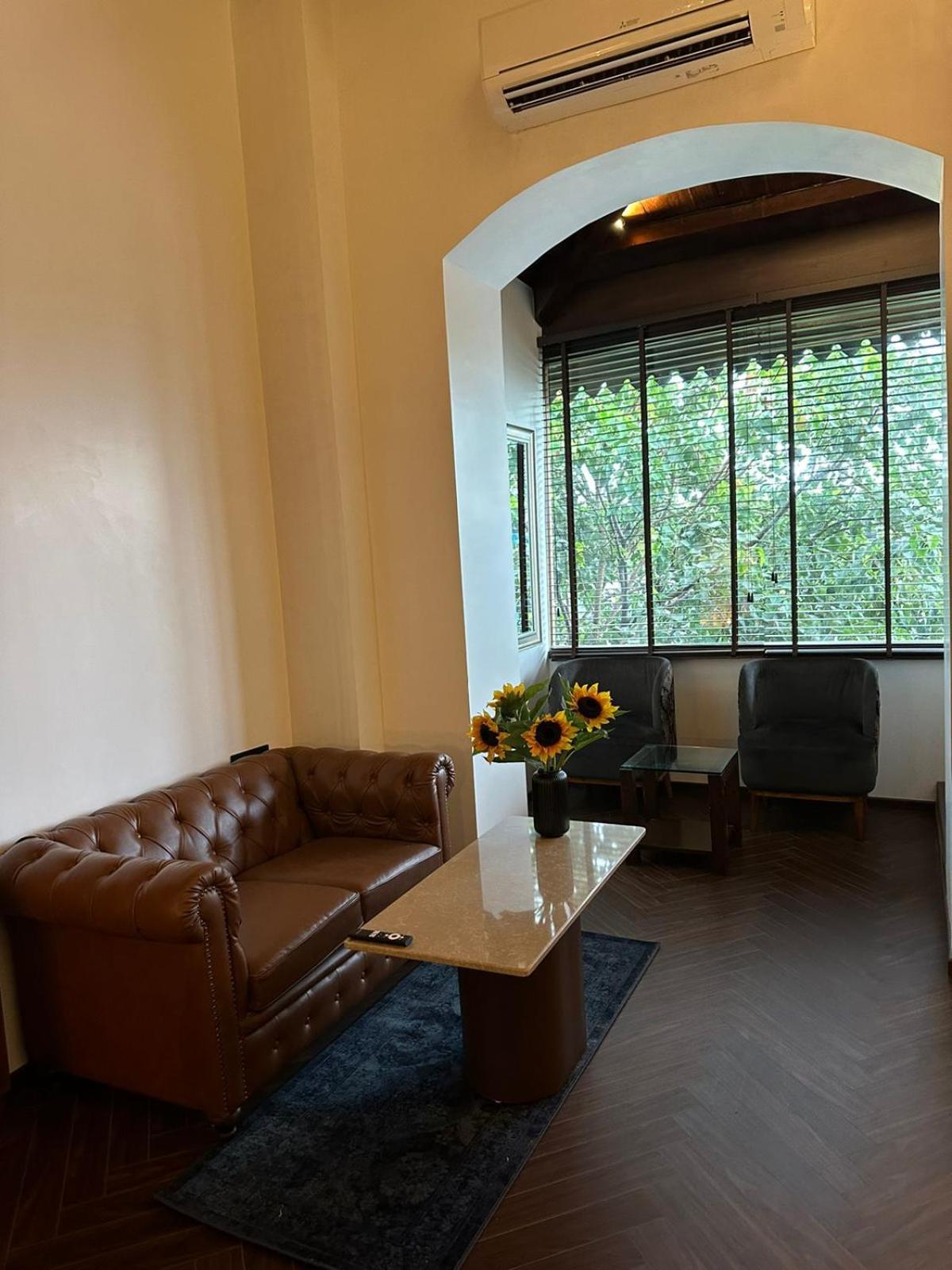Gulf Hotel Mumbai- The Boutique Hotel Colaba ムンバイ エクステリア 写真