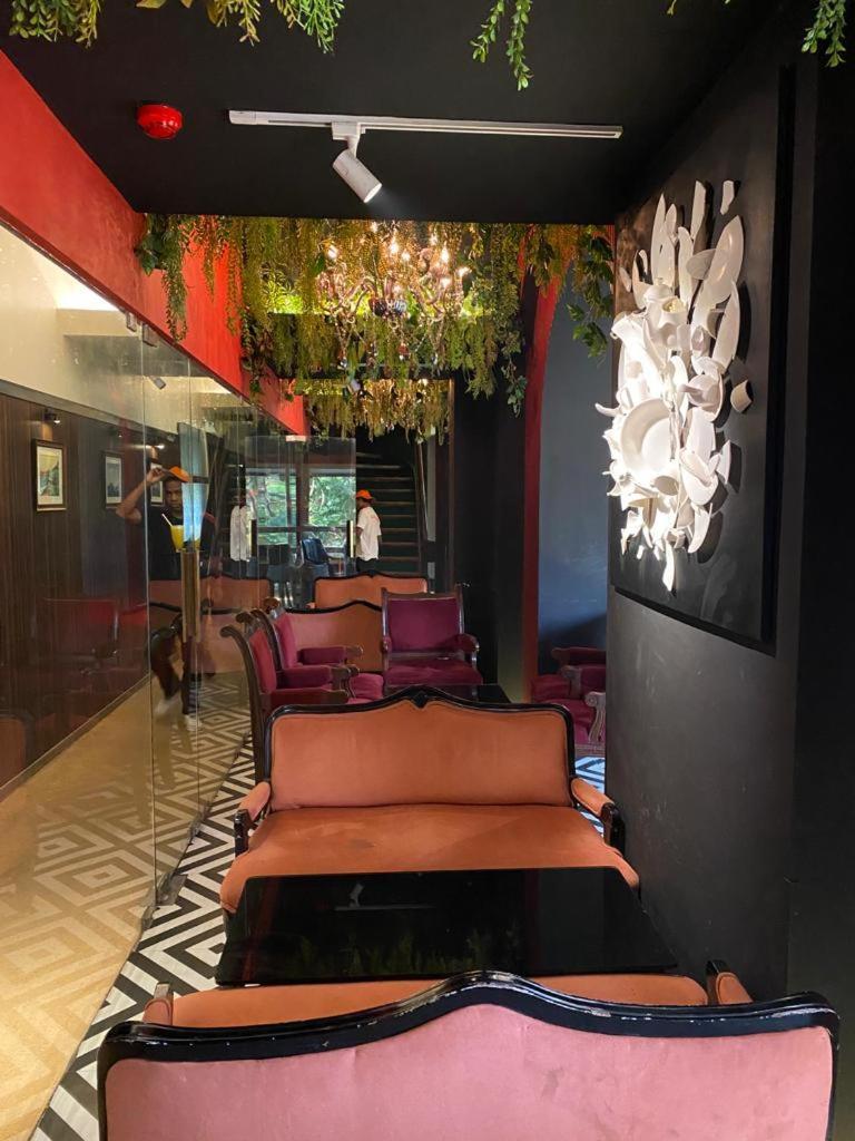 Gulf Hotel Mumbai- The Boutique Hotel Colaba ムンバイ エクステリア 写真